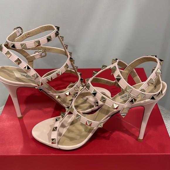 VALENTINO ROCKSTUD CALFSKIN ANKLE STRAP SANDAL 100 - Picture 3 of 9